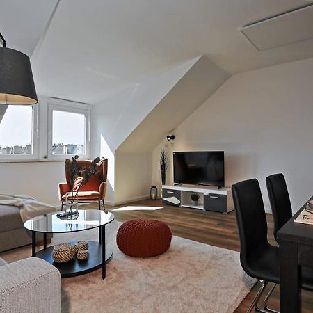 'Traveller Lodge' Grosszuegiges Apartment - 3 Bedroom 10Min To Hbf, Full Kitchen, Homeoffice, Netflix, Wifi ดุสเซลดอร์ฟ ภายนอก รูปภาพ