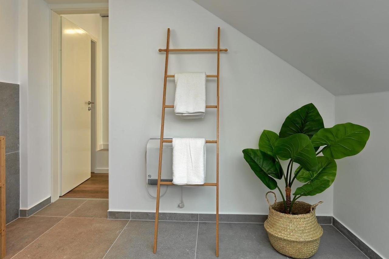 'Traveller Lodge' Grosszuegiges Apartment - 3 Bedroom 10Min To Hbf, Full Kitchen, Homeoffice, Netflix, Wifi ดุสเซลดอร์ฟ ภายนอก รูปภาพ